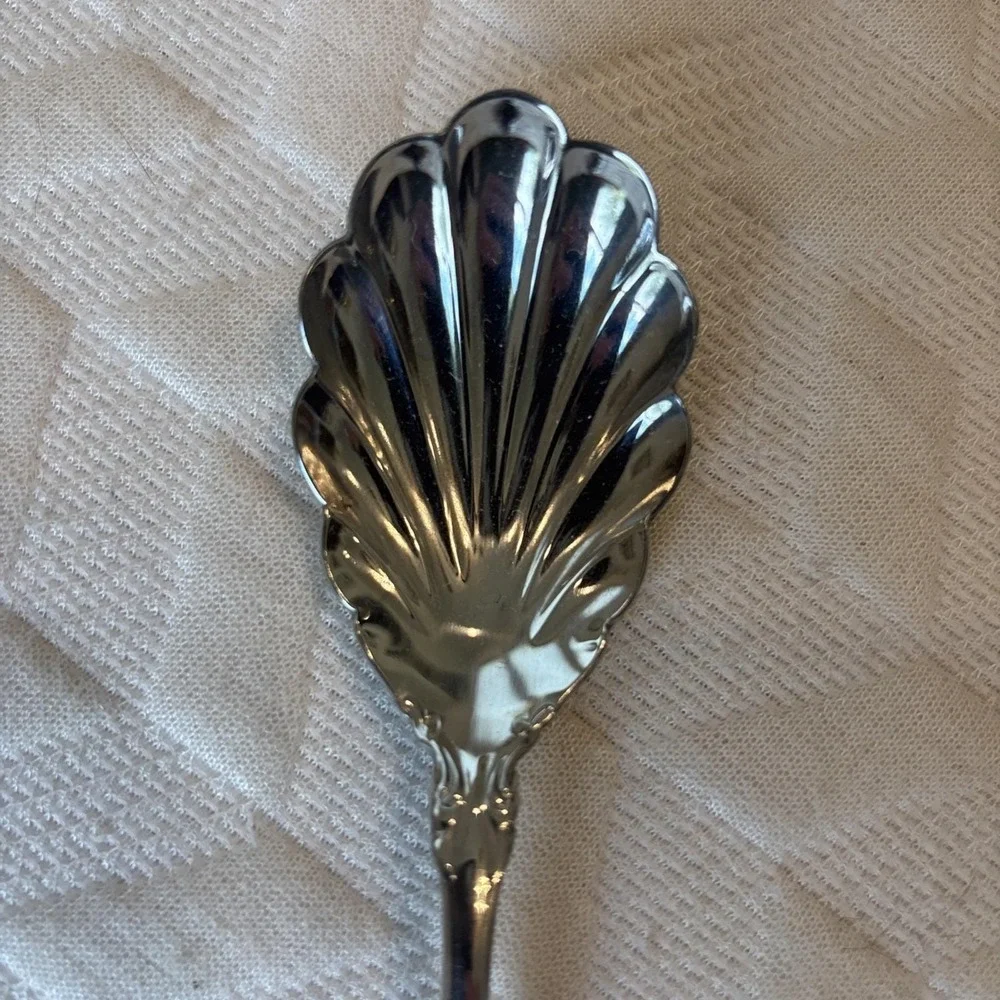 Oneida FREDERICK II Stainless Shell‎ Sugar Spoon Cube Mark Flatware 6 3/8